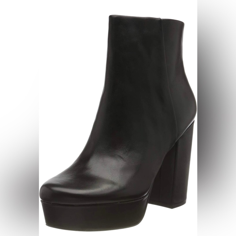 STEVE MADDEN Gratify black leather platform boots size 7